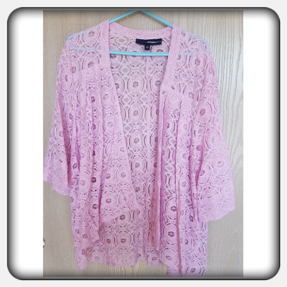 NWOT Woman's Lilac Lace Shrug Size 24W
